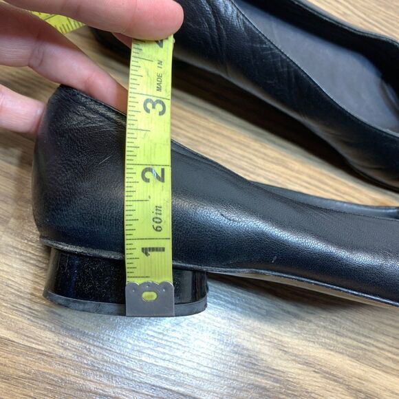 Stuart Weitzman Black Cutout Flower Leather Flats Slip On Womens Size 10 M - Picture 10 of 11